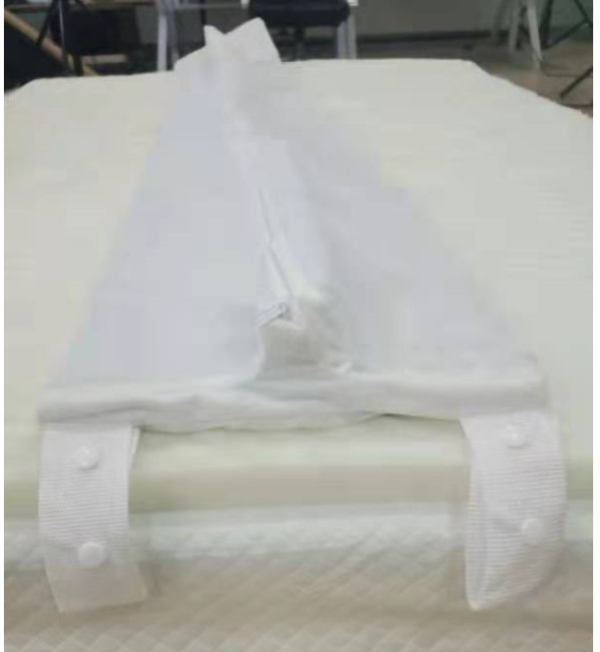 すきまパッド ベッド ベッド連結 195*30cm ファミリーサイズ マットレス用 マットレスバンド 固定ベルト 連結ベルト ズレ防止 隙間埋め 隙間パッド パッドカバー 取外し可 洗濯できるカバー付 高弾力 高品質 柔らかい 日本語取扱説明書
